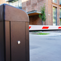acceso vehicular en condominios